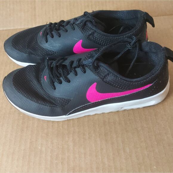 Nike Air Max THEA Girls Shoes 6.5 Black/Pink Casual Activewear Athleisure Sporty - Picture 3 of 9